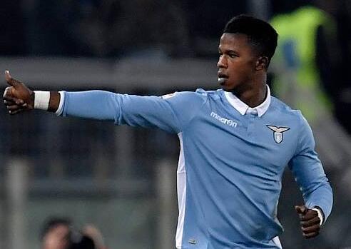 在授星仪式上，好友马克·鲁弗洛、佩德罗·帕斯卡等前来与他共享此刻。