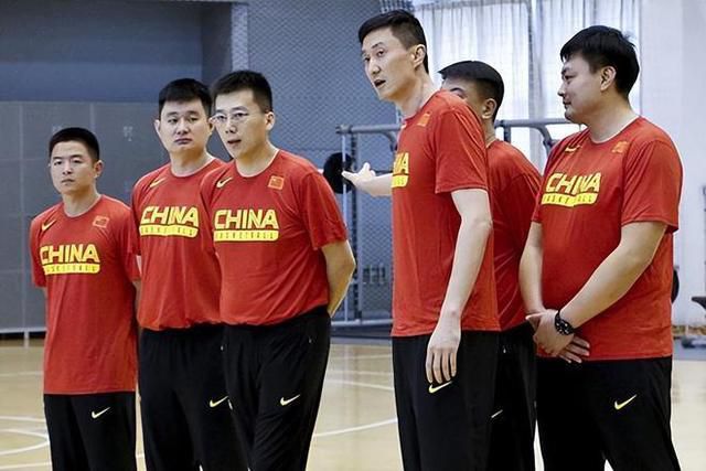 AIGC技术创意回望中国喜剧120年发展历程。